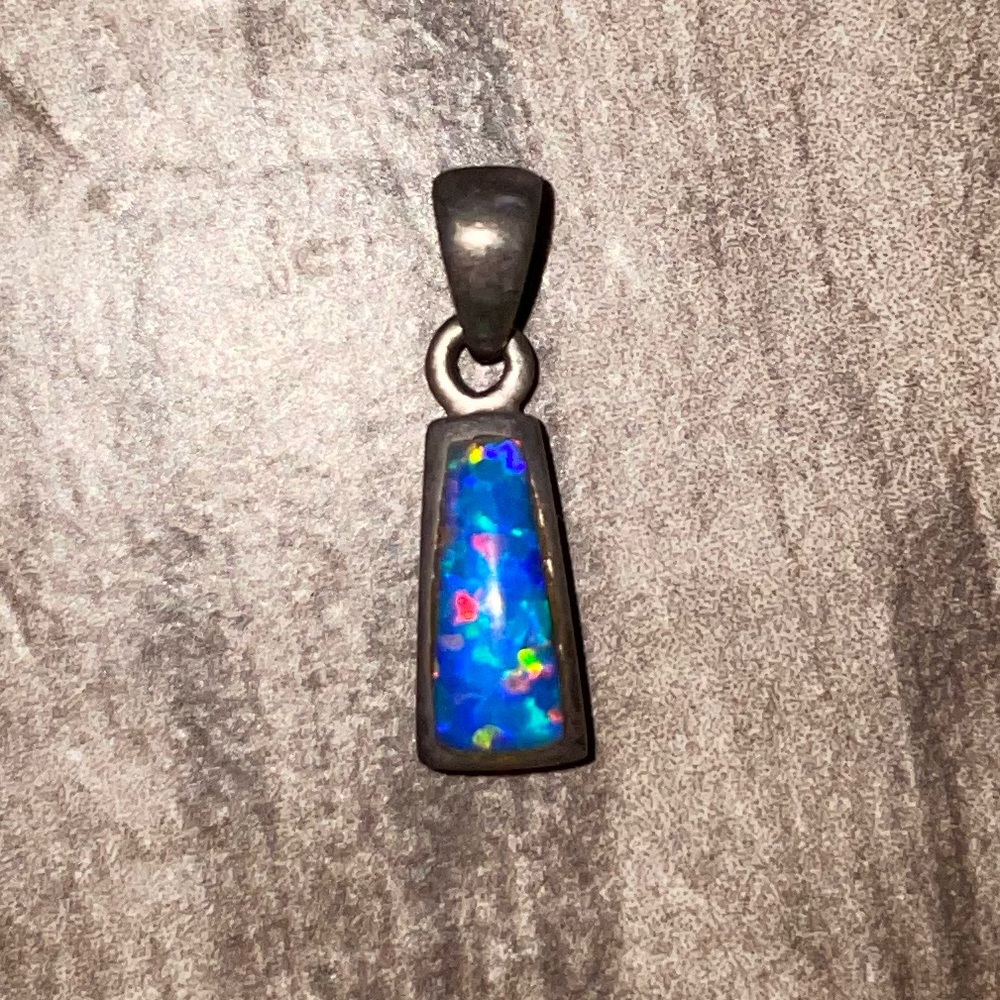 Vintage Sterling Silver Fire Opal pendant